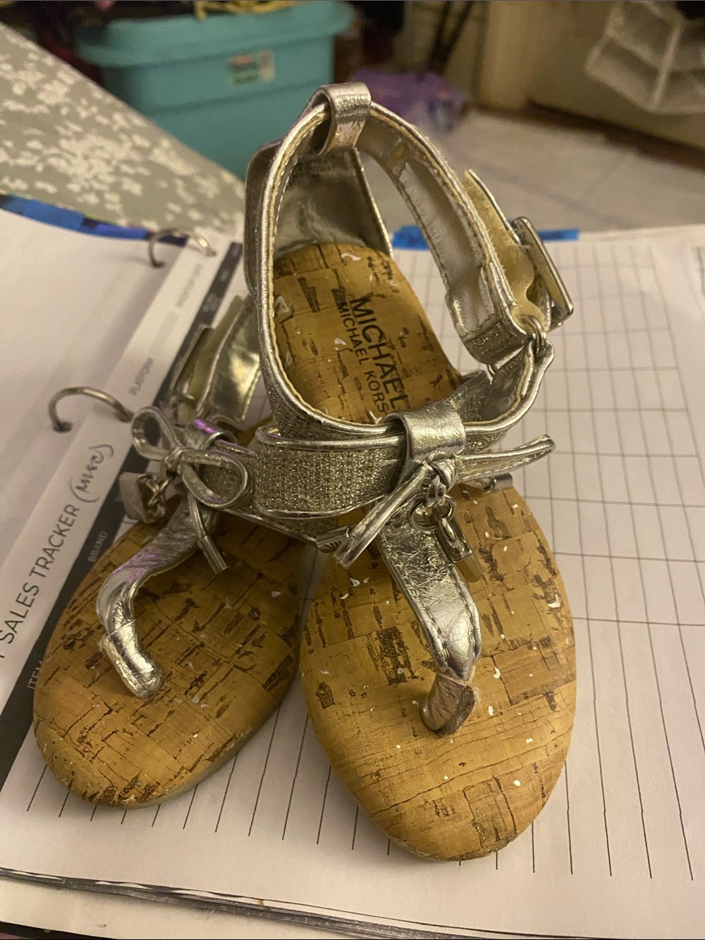 New kids Michael Kors Metallic Silver Cork-Trim Thong Sandals